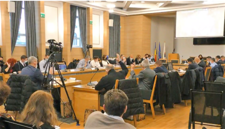Întâlnire de taină astăzi, la Parlament. S-a decis viitorul majorității în CL Pitești