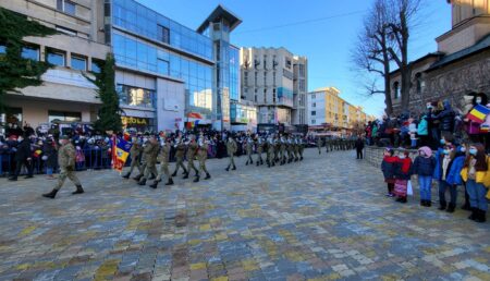 Live! Paradă militară de 1 Decembrie 2021, în centrul Piteștiului