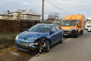 Video – Argeș: Impact între două autoturisme. Două persoane rănite