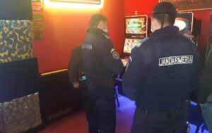 Argeș: Au plecat din carantină ca să bage la pariuri