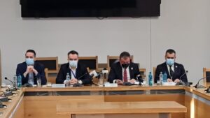 Probleme la acoperirea bazinului din Costache Negri