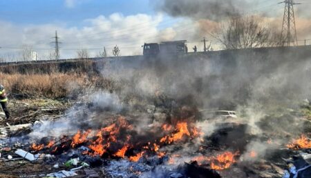 Sancțiuni mai aspre pentru firmele care ard deșeuri necontrolat
