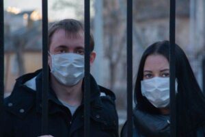 Avertisment din partea OMS: Nevaccinații sunt în pericol!