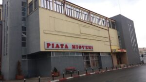 Piaţa „Dacia” din Mioveni, program special în perioada Crăciunului