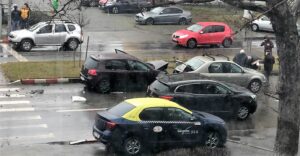 Pitești: Accident în Craiovei, lângă Kaufland
