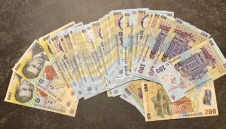 Se schimbă banii în România! Se renunță la bancnote