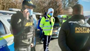 Video – Poliţia, acţiune în forţă la ieşirea din Piteşti