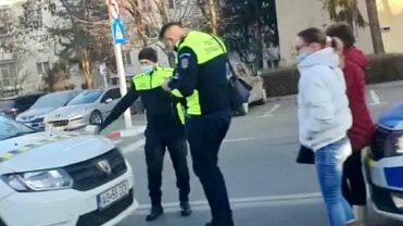 Video – Pieton lovit de mașină în Pitești
