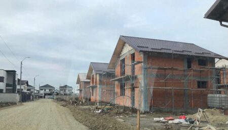 Construcţia a 6 vile ilegale în Piteşti, sistată de Primărie