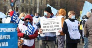 Grevă în toate școlile din România! Profesorii ies în stradă