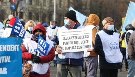 Grevă în toate școlile din România! Profesorii ies în stradă
