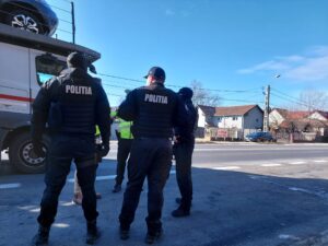 Video: Percheziţii ale „mascaţilor” din Piteşti la traficanţi de droguri