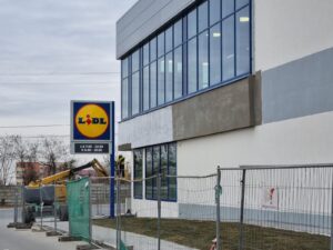 Video: Noul LIDL din Piteşti, aproape gata. Ultimele finisaje înainte de marea deschidere
