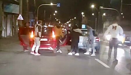 Pitești: Pumni și picioare în plină stradă! Unul dintre șoferii bătăuși – era drogat!