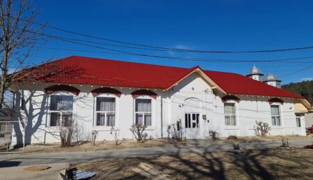 Budeasa: Lucrările de reabilitare a acoperișului grădiniței Calotești, finalizate