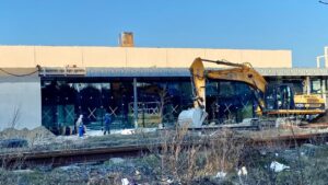 Video: Lucrările sunt în toi la CNCD. Se construiește un nou supermarket în Pitești