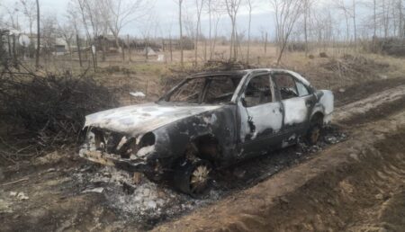 Argeş: Maşină de colecţie, găsită scrum la sute de km de service-ul de unde a fost furată