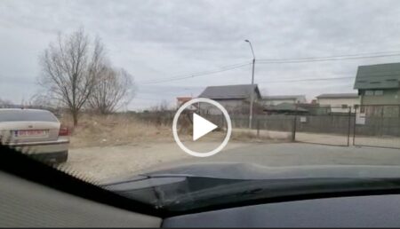 Video: O stradă din Piteşti duce nicăieri. „Cine a pus poarta în drum…”