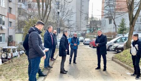 Pitești: Primarul Gentea – „Stradă asfaltată, locuri noi de parcare, sens unic și băncuțe!”