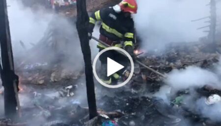 Video – Argeş: Incendiu oprit să ajungă la casa vecinului