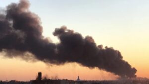 Atenție! Un nor toxic și un vânt puternic vor acoperi România
