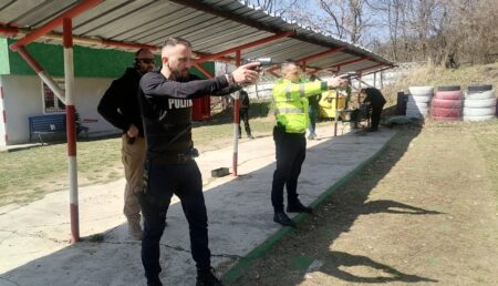 Polițiștii argeșeni s-au întrecut la tras cu pistolul
