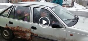 Video: Familie amărâtă din Kiev, „popas” în Argeş la Valea Ursului