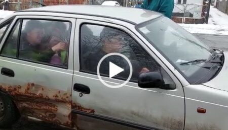 Video: Familie amărâtă din Kiev, „popas” în Argeş la Valea Ursului