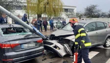 Accident în Piteşti. Două tinere de 18 ani, implicate în evenimentul rutier