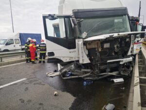 Argeș: Doi mastodonți s-au ciocnit