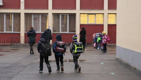 Se închid școlile din cauza gripei? Ce spune ministrul Sănătății