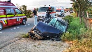 Accident în Argeș! Mașină, impact cu un cap de pod