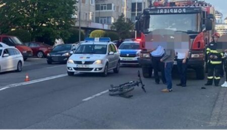 Biciclist lovit de mașină în Trivale