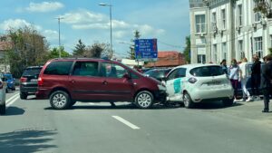 Pitești: Accident la intrarea în Spitalul Bălcescu