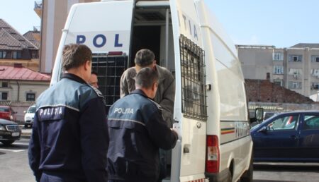 Argeș. Bărbat arestat după ce a dat o spargere de 100.000 de euro