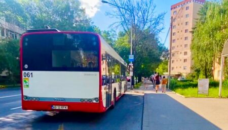 Autobuzele Publitrans vor circula încă într-o comună