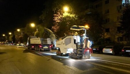 Lucrări de asfaltare, timp de două nopți, pe o stradă din Pitești