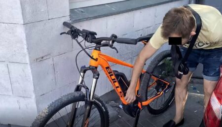 Pitești: I-a furat bicicleta ”chiar de sub nas”
