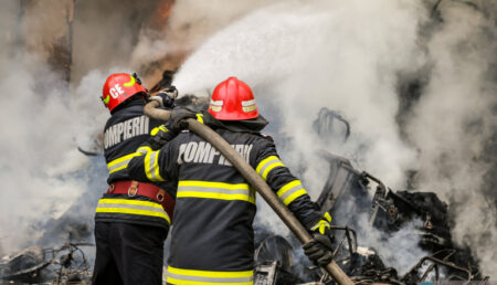 Argeș: Bucătărie cuprinsă de flăcări! Victimă cu arsuri grave
