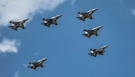 Zeci de aeronave militare NATO, ridicate deasupra României