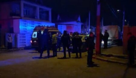 Argeș: Șapte bărbați, reținuți de polițiști după ce s-au încăierat lângă un bar