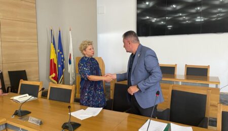 Directori noi la școlile și colegiile din Pitești! Astăzi au semnat contractul