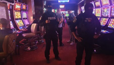 Pitești: Poliția, acțiune în forță în saloane de înfrumusețare și săli de jocuri de noroc