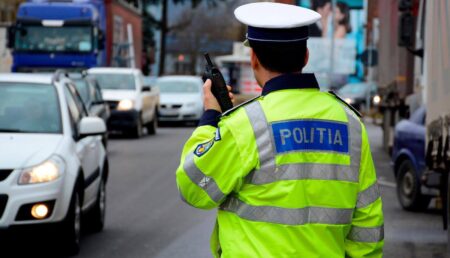 Poliția cumpără 10.000 de telefoane pentru agenți în valoare de 8 milioane de euro
