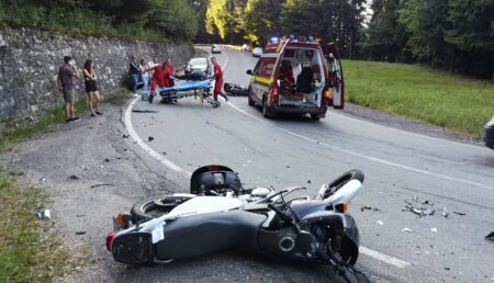 Acum! Motociclist accidentat pe Transfăgărășan