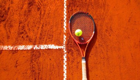 3 sfaturi pentru cumpărarea unei rachete de tenis pentru adulți 