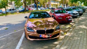 Pitești. Așa ceva nu ați mai văzut: Bolid BMW de „aur”!