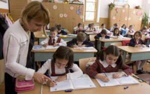 Situația gravă din școlile din România: „1000 de profesori nu au studii superioare”