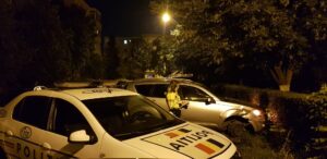 Pitești: Rupt de beat, a sunat la 112 după ce a distrus o mașină parcată