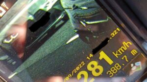 Șofer de BMW prins mergând cu 281km/oră!